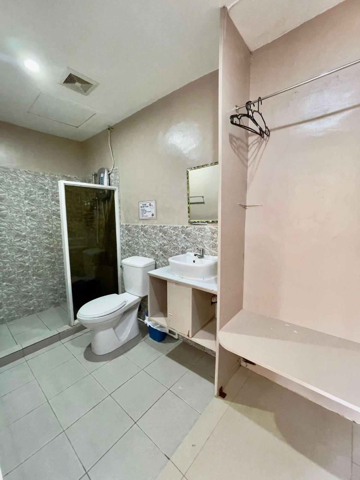 Little Rock Cebu Lapu-Lapu City Exterior foto