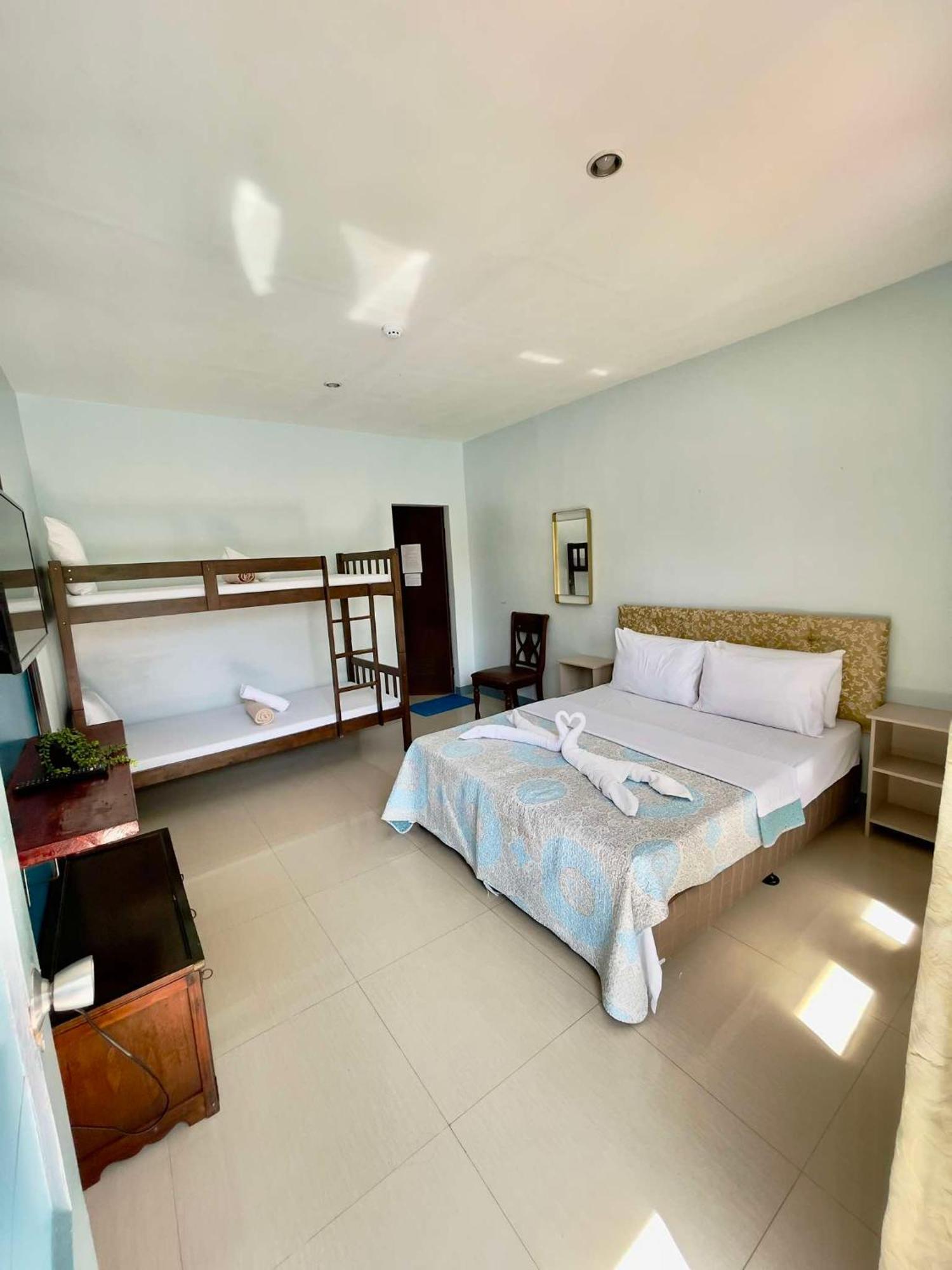 Little Rock Cebu Lapu-Lapu City Exterior foto